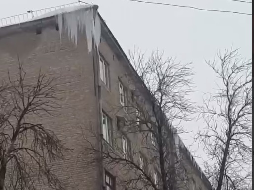 Коммунальщики говорят, что убрали снег в Смоленске