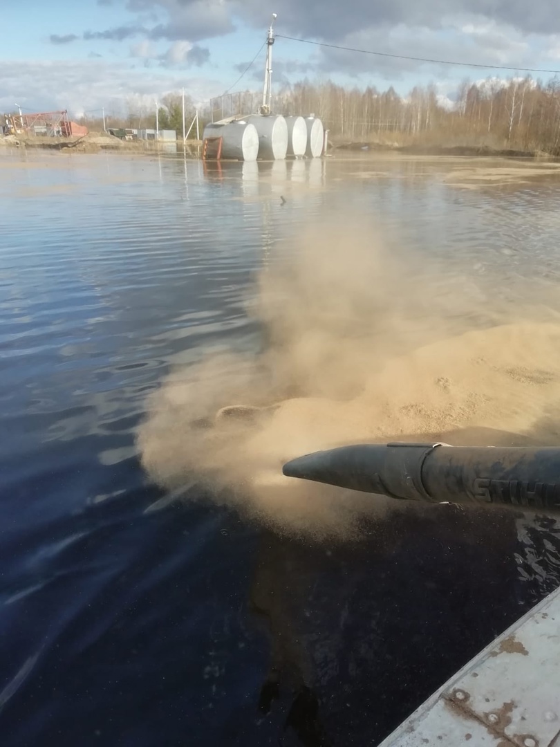 В локализации нефтепродуктов на реке Десна участвовали смоленские спасатели