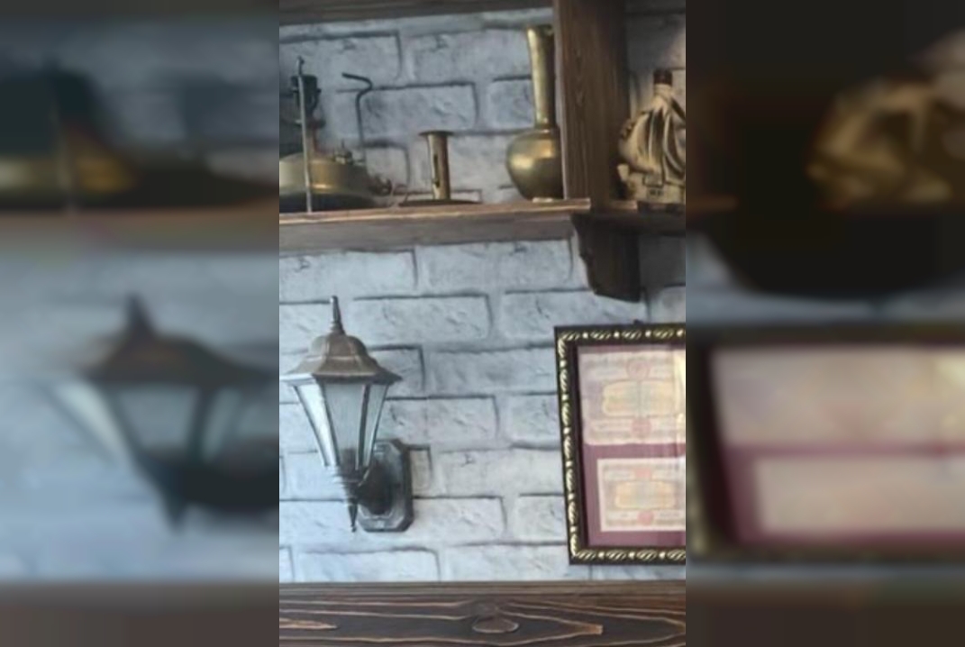 В Смоленске посетитель кафе украл антикварный подсвечник