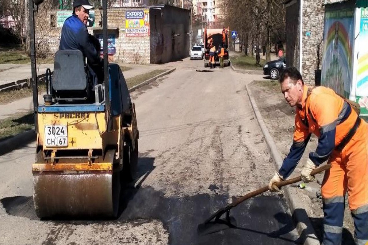 В Смоленске «залатали» площадь Победы | 12.04.2023 | Смоленск - БезФормата