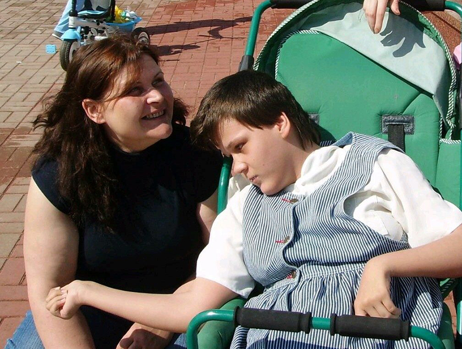 «Что такое счастье?» В Гагарине девушка-инвалид девять лет не может выйти из дома