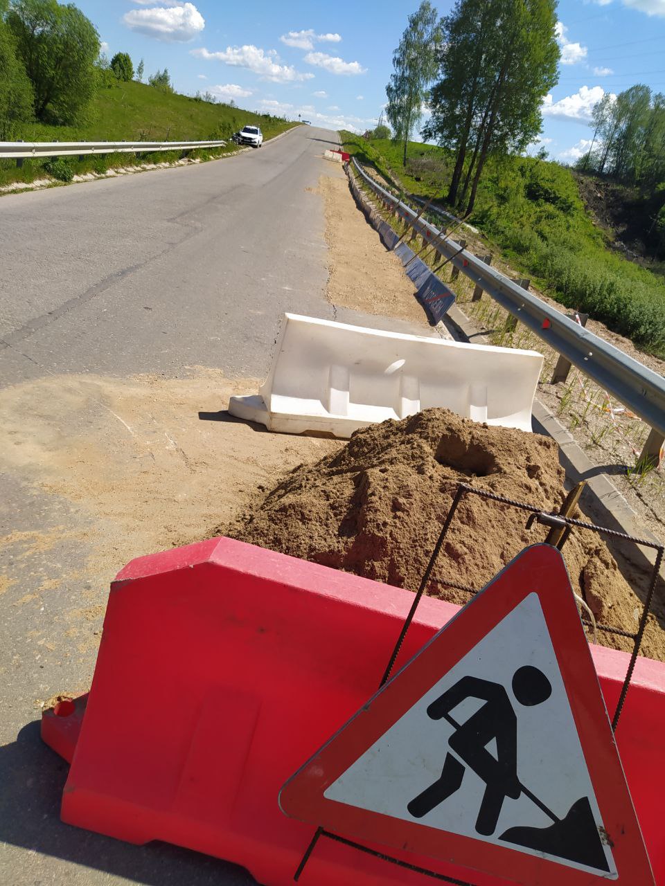 В Смоленской области дорога, реконструированная за 220 миллионов рублей, требует ремонта