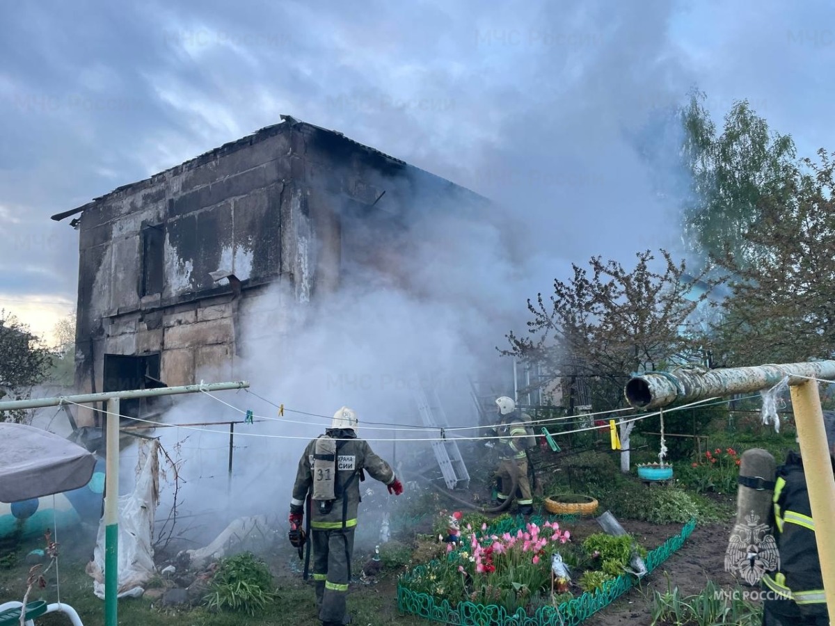 Девушка и ребенок заживо сгорели в пожаре в Смоленской области -  SmolNarod.ru