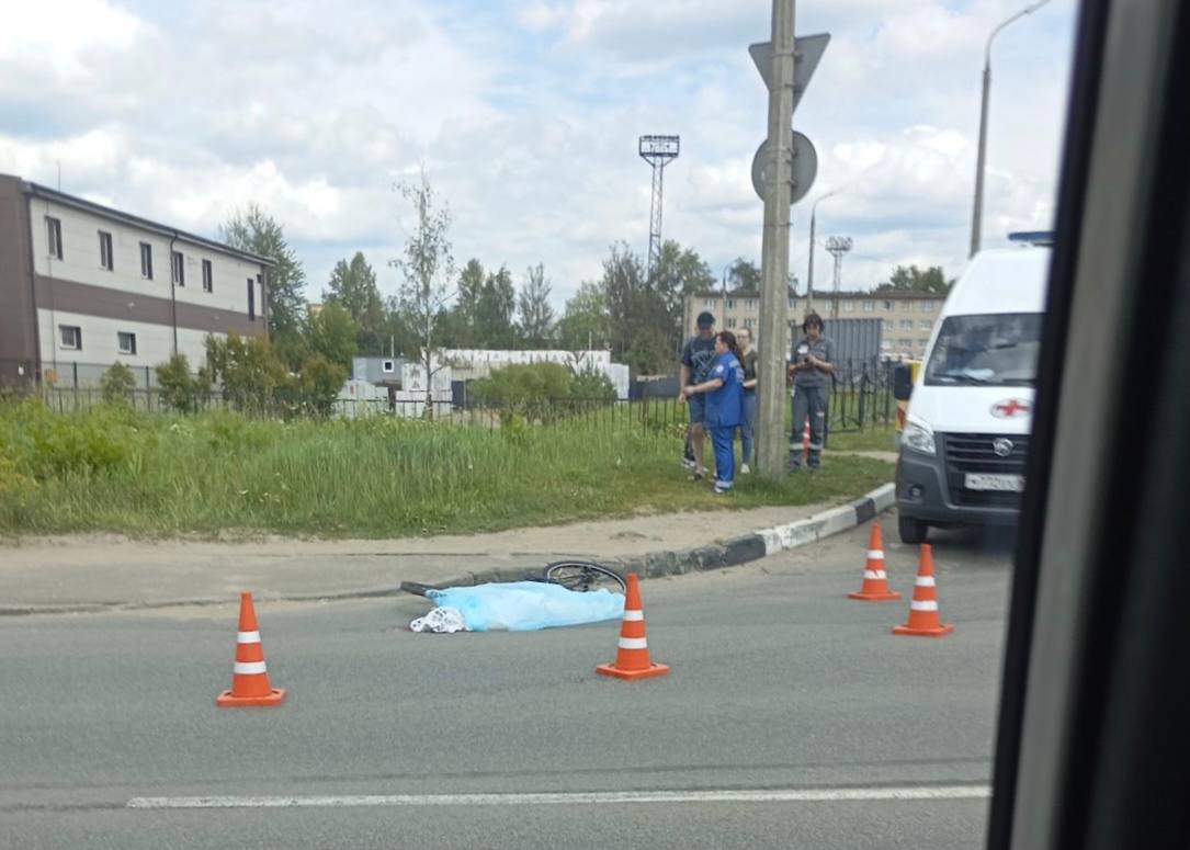 Смоленские полицейские возбудили уголовное дело после гибели ребенка под колесами «Камаза»