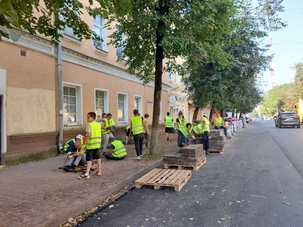 В Смоленске начался ремонт Досуговского шоссе