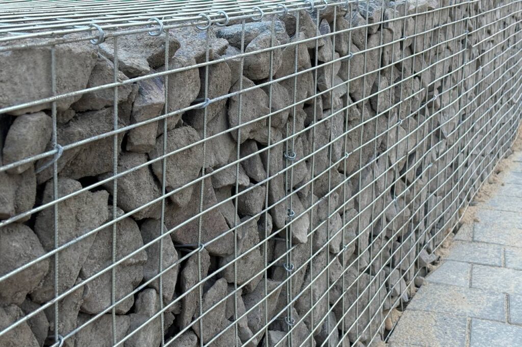 Администрация Смоленска прокомментировала увлечение габионами