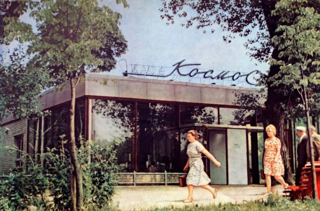 В Смоленске вместо кафешки под Шеиновым бастионом появился бастиончик рядом с большим кафе