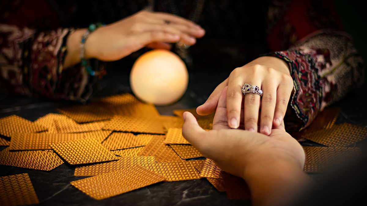 таролог, гадание, ведьма, карты