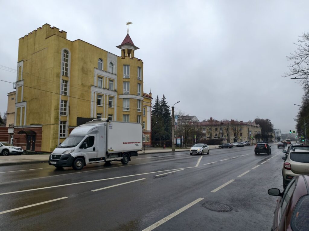 В ГАИ Смоленской области рассказали о смертности на дорогах, детях на питбайках и пользе знака «40»