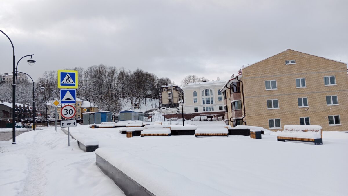 В Смоленске завершилось благоустройство сквера на улице Бакунина