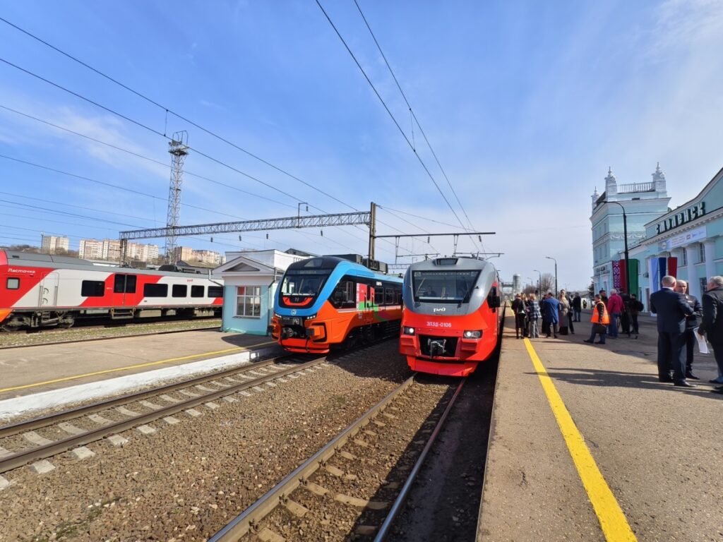 В Смоленске дан старт трансграничному движению пригородных поездов в Витебскую область