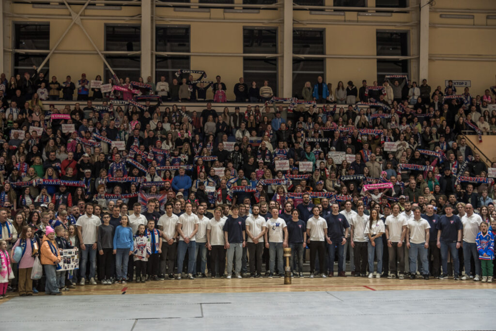В Смоленске прошла встреча хоккеистов "Славутича" с болельщиками по окончании сезона в Экстралиге
