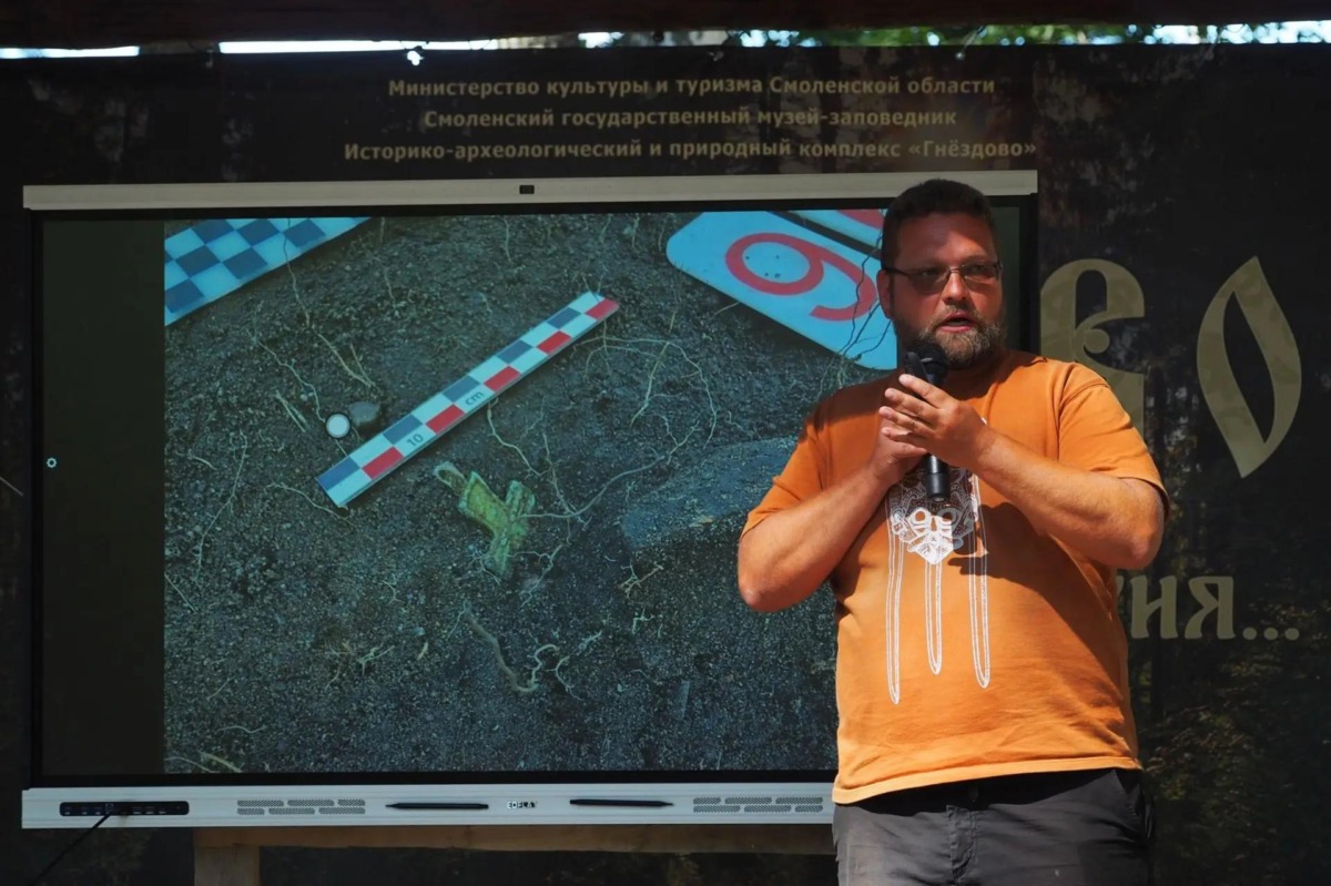 Новиков, археолог, находки, захоронение