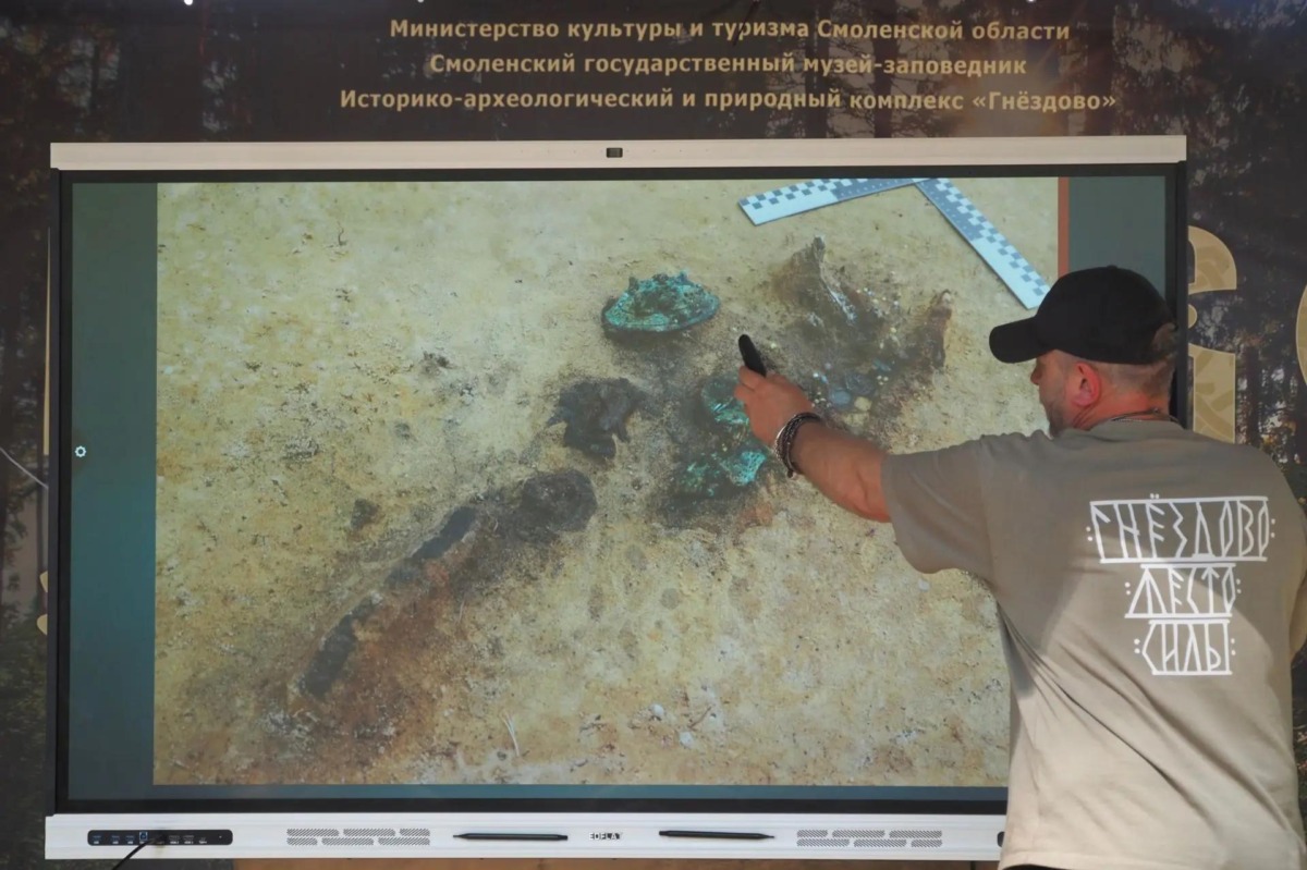 Новиков, археолог, находки, захоронение